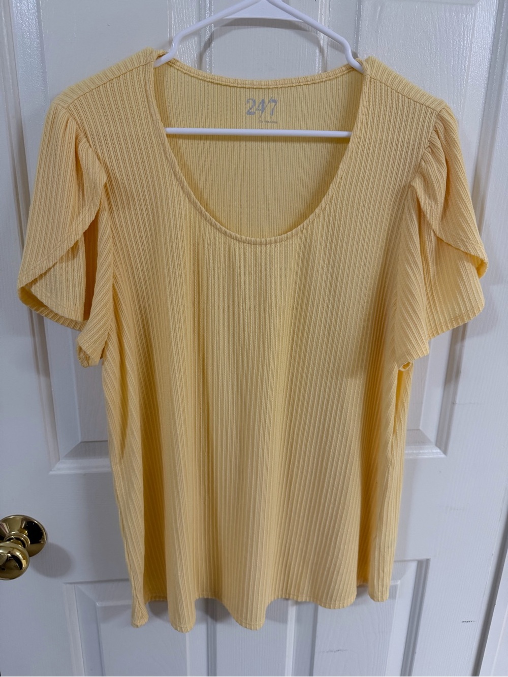 New Maurices Women's Yellow Ribbed Top